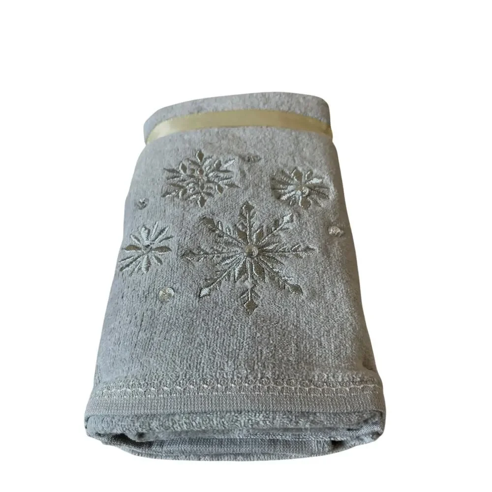 Papyrus Embroidered SNOWFLAKE Hand Towels 18x28 Gray 100% Cotton Set of 2 New